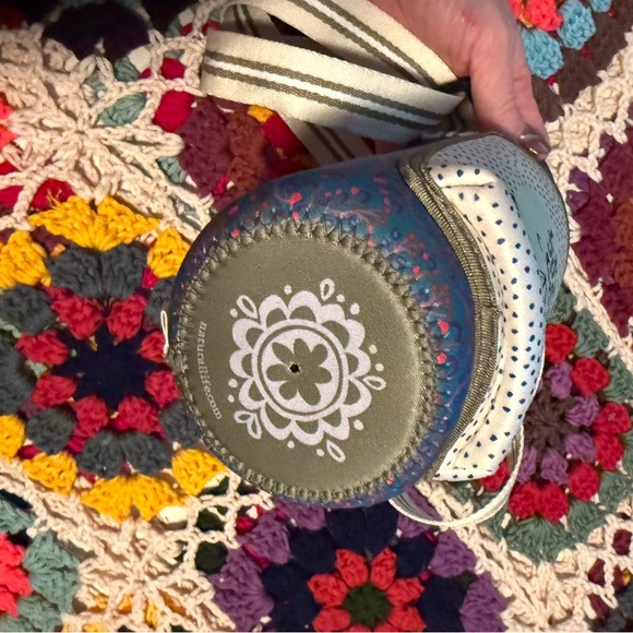 NATURAL LIFE Crossbody Water 💦 Bottle Holder with Pocket and adjustable strap - Picture 5 of 10